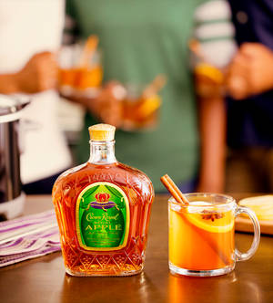 Regal Apple Whisky — Honor Magic V Шпалери