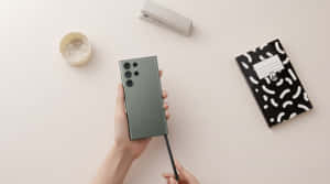 Samsung S23 Ultra Елегантна Организация Робочого Стола