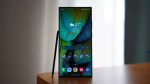 Samsung S23 Ultra з S Pen на дисплеї — Samsung Galaxy S22 Шпалери