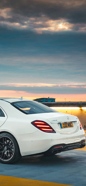 Белый Mercedes Benz задний iPhone — iPhone 11 Pro Max Шпалери