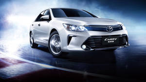 Білий Toyota Camry 4K с димом — 4K Шпалери