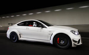 Шпалери білого автомобіля Mercedes