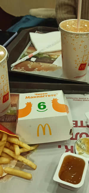 Изображения еды McDonald's — iPhone 16 Шпалери