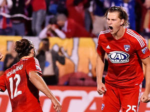 Захисник FC Dallas Вокер Зіммерман — Футбол гіф Шпалери