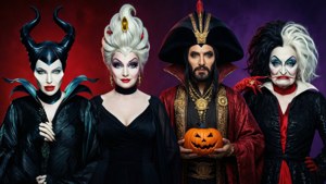 Класичні лиходії Disney зібралися на Геловін, кожен з моторошним аксесуаром.