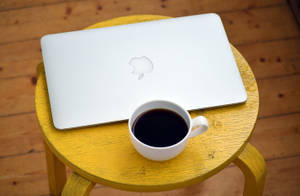 Кава і Macbook Air — MacBook Air Шпалери