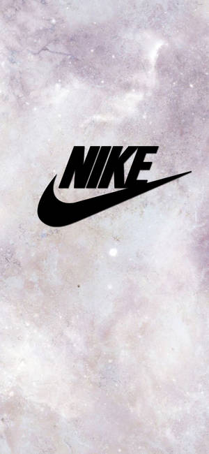 Логотип Nike Girl на поверхности Луны обої — iPhone 17 Шпалери