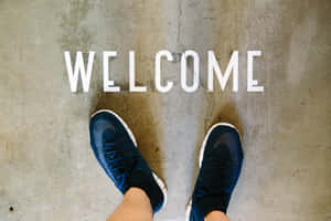 Фон Welcome — MacBook Air M3 Шпалери